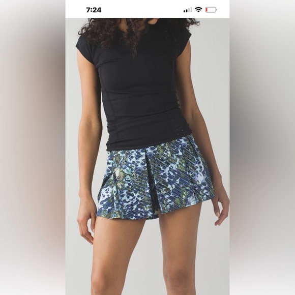 Lululemon Athletica Blue Patterned Athletic Shorts - Picture 5 of 8